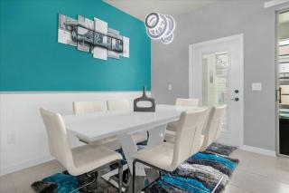 5 Bedroom 45 Baths Windsor Westside 2424 Td - 5