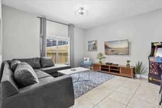 4 Bedrooms 3 Bathrooms Paradise Palms 8962 Cp - 0