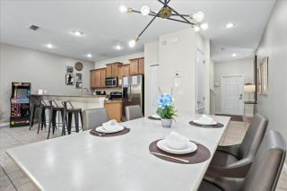 4 Bedrooms 3 Bathrooms Paradise Palms 8962 Cp - 1