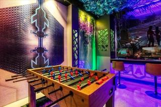 10 Bedrooms 8 Bathrooms Windsor Island 4481 Kr - 1