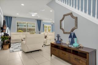 5 Bedrooms4 Bathrooms Windsor Westside 8924 Pw - 5