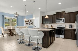 5 Bedrooms4 Bathrooms Windsor Westside 8924 Pw - 4