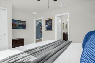 5 Bedrooms4 Bathrooms Windsor Westside 8924 Pw - 1