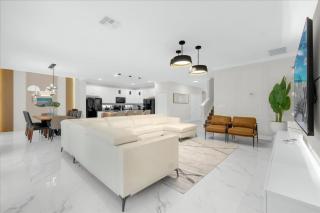 8 Bedrooms 6 Bathrooms Sonoma 2683Ca - 2