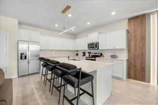 10 Bedrooms 8 Bathrooms Windsor Cay 16244Sm - 2