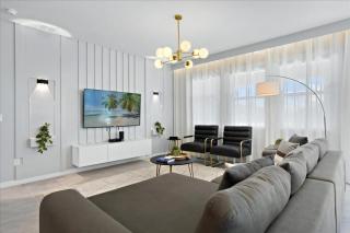 6 Bedrooms 5 Bathrooms Solterra 7623 Ol - 1