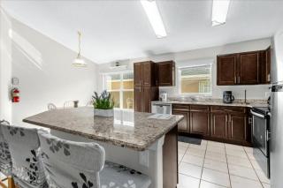 5 Bedrooms 4 Bathrooms Indian Creek 8056 Sd - 6