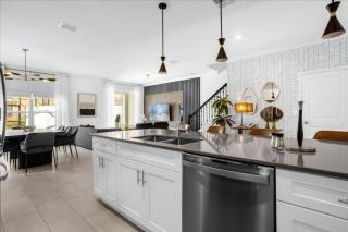 5 Bedrooms 4 Bathrooms Storey Lake 2432Rt New - 6