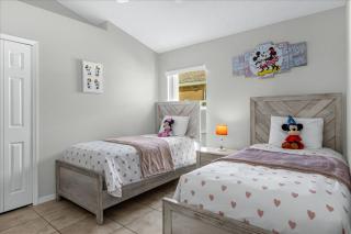 5 Bedrooms 4 Bathrooms Indian Creek 8056 Sd - 2