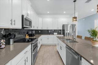 6 Bedrooms 5 Bathrooms Storey Lake 4234 Pd - 6