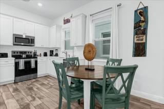 2 Bedrooms 2 Bathrooms Margaritaville 8029St - 4