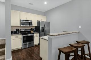 3 Bedrooms 2 Bathrooms Lucaya Village 22-102Lv - 3