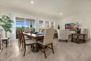 6 Bedrooms 4 Bathrooms Solterra 7639 Ol - 1