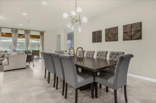 8 Bedrooms 6 Bathrooms Westside 8909 Bc - 8