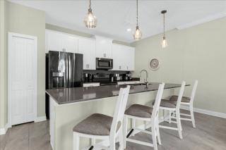 4 Bedrooms 3 Bathrooms Storey Lake 2893 Ss - 2