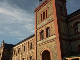 Modern Tranquility in the heart of Tanunda - 2