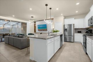 5 Bedrooms 45 Bathrooms Windsor Island 4234La - 2