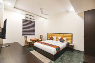 FabHotel Sai Village - 9