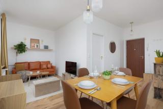 Spacious One Bedroom Apartment for 2 People in Warsaw by Noclegi Renters - 2