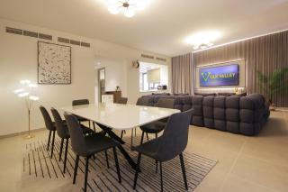 Silk Valley - 4B near Al Hamriyah steps away from Beach - 4