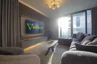 Silk Valley - 4B near Al Hamriyah steps away from Beach - 5