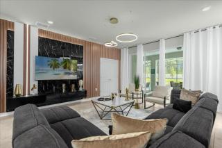 7 Bedroom 55 Bathroom Windsor Island - Davenport - 9