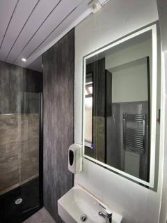 Cardiff Central Studio Sleeps 4 - 4