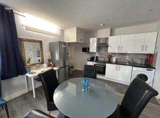 Abbey Apartments - 4