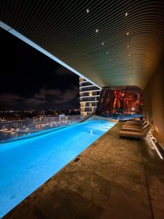 Sunset View Designer Apartment With Pool Access - 7