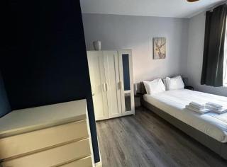 Abbey Apartments - 9