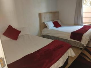 exotica guest house goodwood - 7