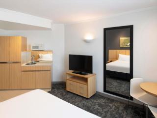 Mercure Sydney Bankstown - 2