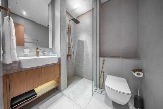 Chic 1BR Getaway, Sleeps 4, Stunning Pool Views - 3