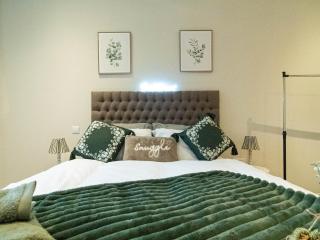 Luxury 1-Bed Apartment in Leeds City Centre - 4