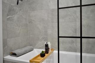 Maisonette Oval Sleeps 4 Garden Hammock 2 bedrooms, 10 minutes to station - 1