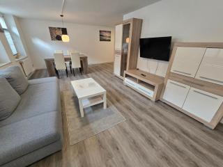 FERIENWOHNUNG 70m2 APARTMENT in ZITTAUER STADTZENTRUM INNENSTADT INNENRING TOP LAGE - WOHNEN AUF ZEIT IN ZITTAU - 2 RAUM WOHNUNG - 0