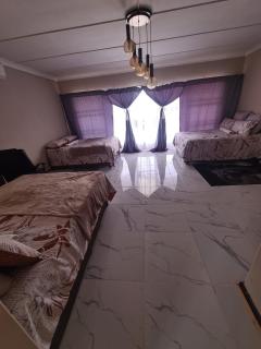 Uptown Inn GuestHouse - 7