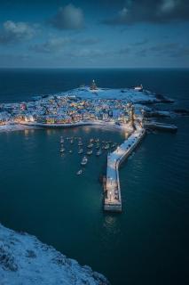 ABOVE PORTHMINSTER BEACH - "St James Rest" is a SUPER STYLISH PRIVATE APARTMENT - 2 mins walk Main Car Park & Station - 8