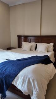 Cozy Modern Studio Stunning View & Sleek Amenities - 0