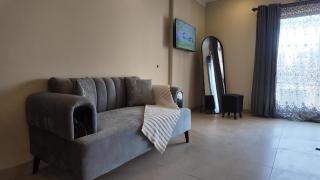 Cozy Modern Studio Stunning View & Sleek Amenities - 6