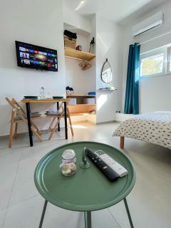 Blue Bergamote - Pop Culture Studio - 1