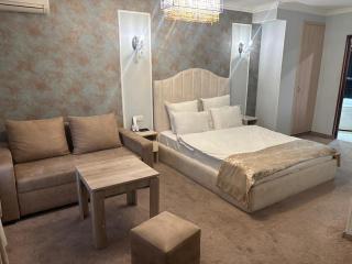 DeLin Hotel And Tours - 7