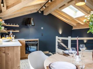 Maison Rénovée pour 6 Pers. à 2 km des Pistes avec Balcon et Skiroom - FR-1-570-59 - 8