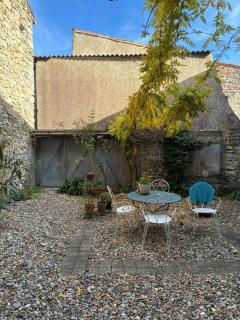 Spacious Village House in Ginoles with Garden - 4