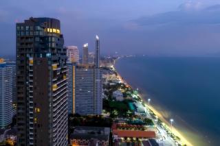 Prime Beachfront 1BR with Panoramic Sea & Sunset View in AERAS Condominium Jomtien - 8