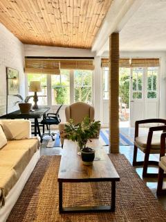 Casa entera, 3 dormitorios, diseño y jardín con parrillero - 0