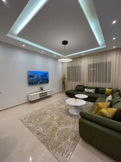 Luxury apartment - Quiet and family-friendly neighborhood - 0