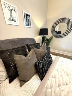 Modern West End Apartment, Glasgow. - 6