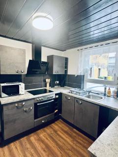 Doppelzimmer 4 „Focus“ - Suhitha´s Gästehaus Villingen-Schwenningen - 1