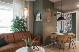 Stylish 2BR with Balcony, Free Parking, 24h Shop - 5